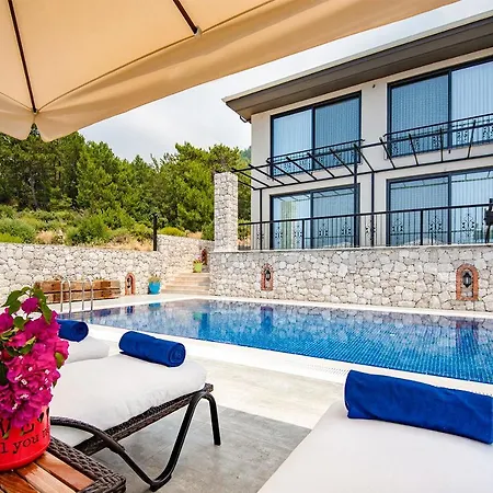 Uzunyurt Sleeps 4 فيلة فاراليا